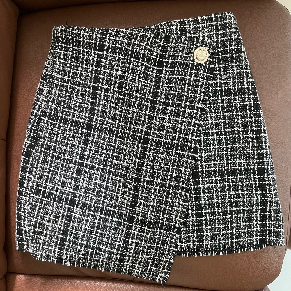 Short skirt